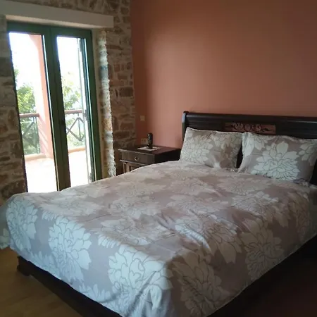 Villa Sklithro In The Heart Of The Forest With Magnificent View Of The Sea Just 10 Minutes From It *