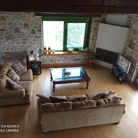 Sklithro In The Heart Of The Forest With Magnificent View Of The Sea Just 10 Minutes From It *