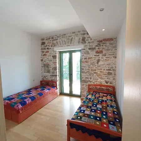 Sklithro In The Heart Of The Forest With Magnificent View Of The Sea Just 10 Minutes From It *