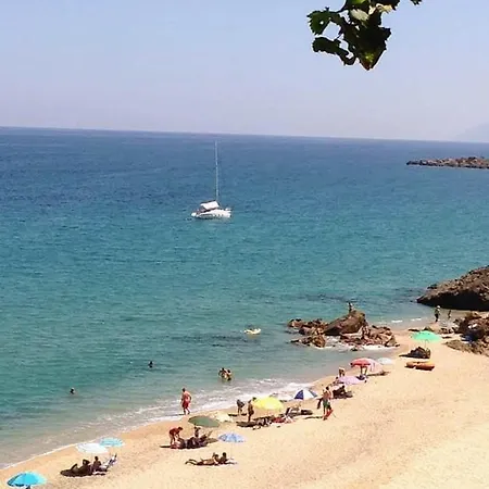 Sklithro In The Heart Of The Forest With Magnificent View Of The Sea Just 10 Minutes From It